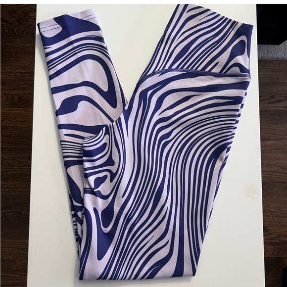 Balance/Vitality x Cosmopolitan Purple Psychedelic Swirl Leggings Size: … - Picture 5 of 7